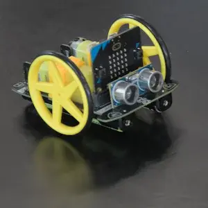 micro:bit robot met afstandssensoren Door de micro:bit van sensoren te voorzien bouw je een heuse robot